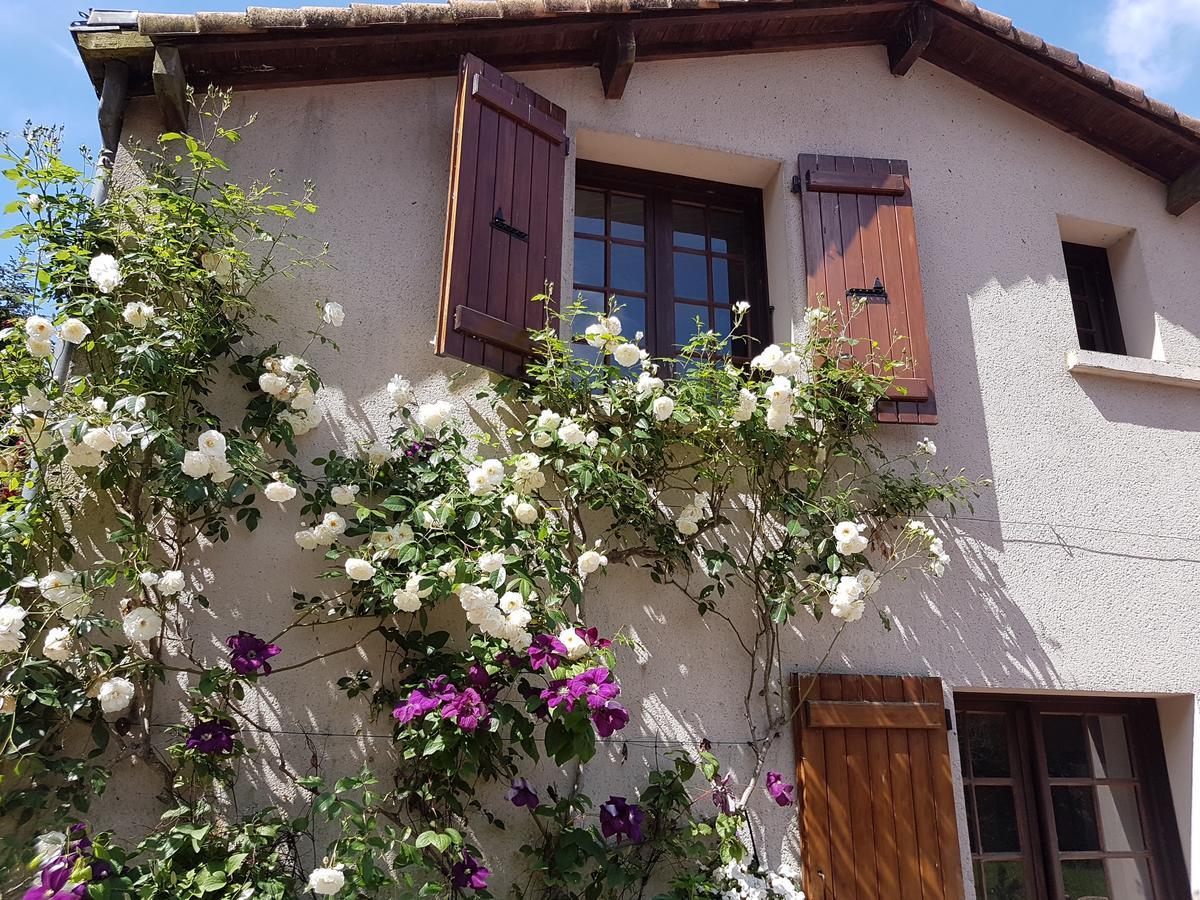 Le Moulin De Charin Bed and Breakfast La Pommeraie-sur-Sèvre Esterno foto